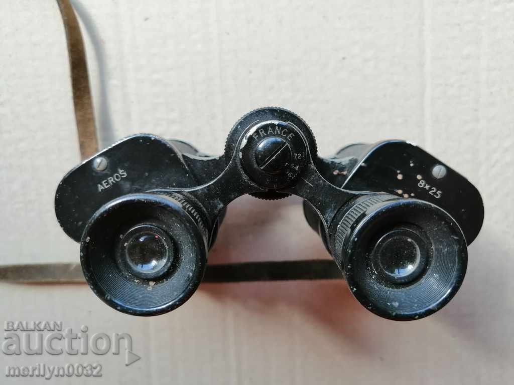 Binoclu francez vechi binoclu 8/25 cu preț 79.00 BGN | € 40.39 Binoclu francez vechi binoclu 8/25 cu preț 79.00 BGN | € 40.39