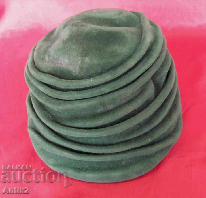 Delivery of 30s Felt Ladies Hat