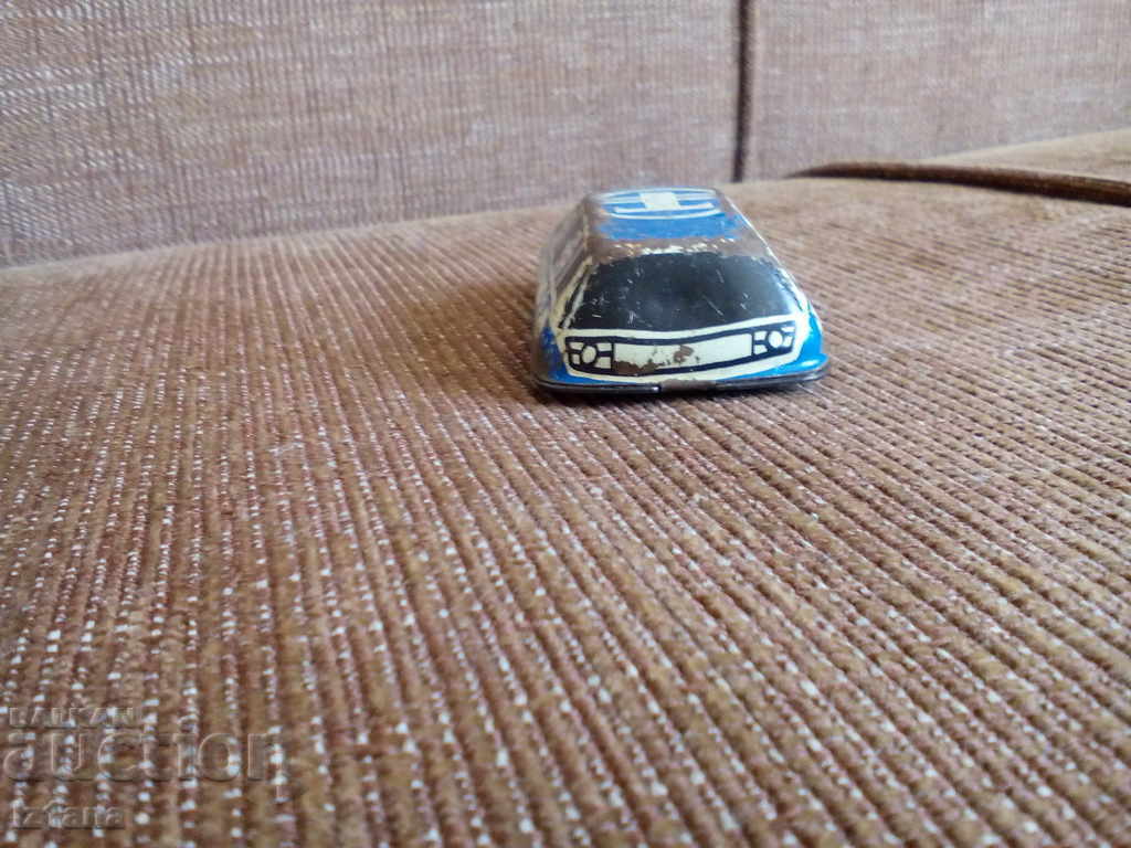 Delivery of Old metal stroller Delivery of Old metal stroller