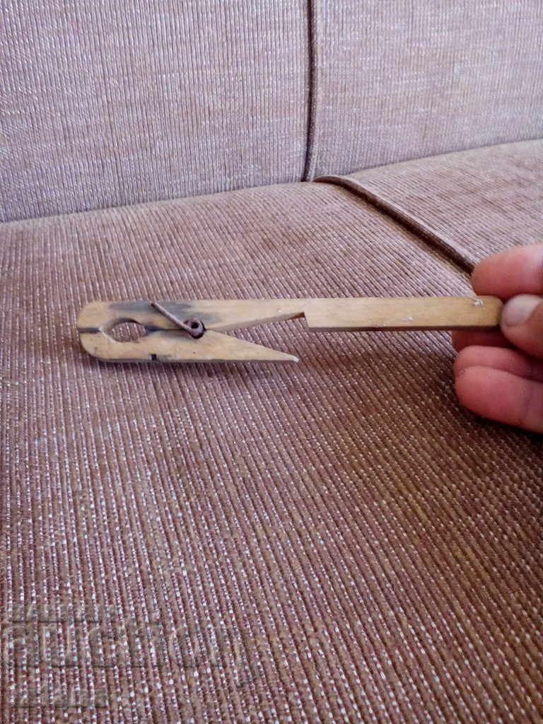 Auction An old laundry pinch Auction An old laundry pinch