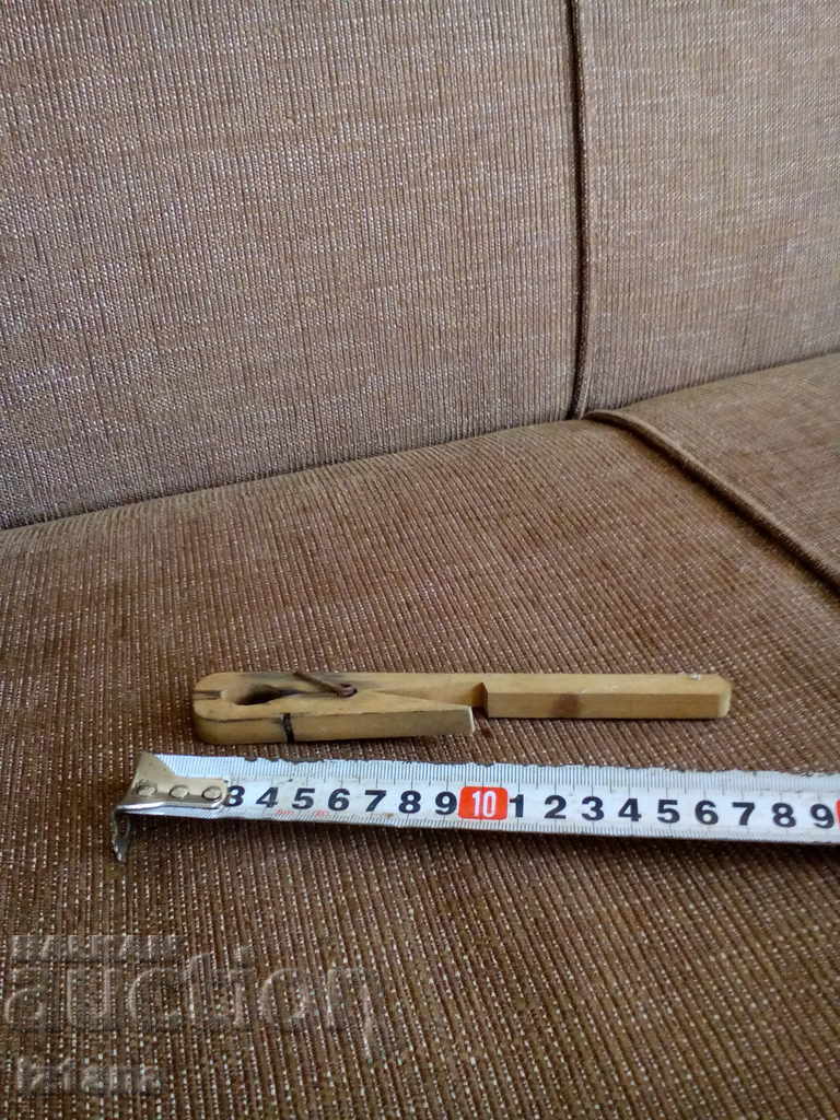 Delivery of An old laundry pinch Delivery of An old laundry pinch