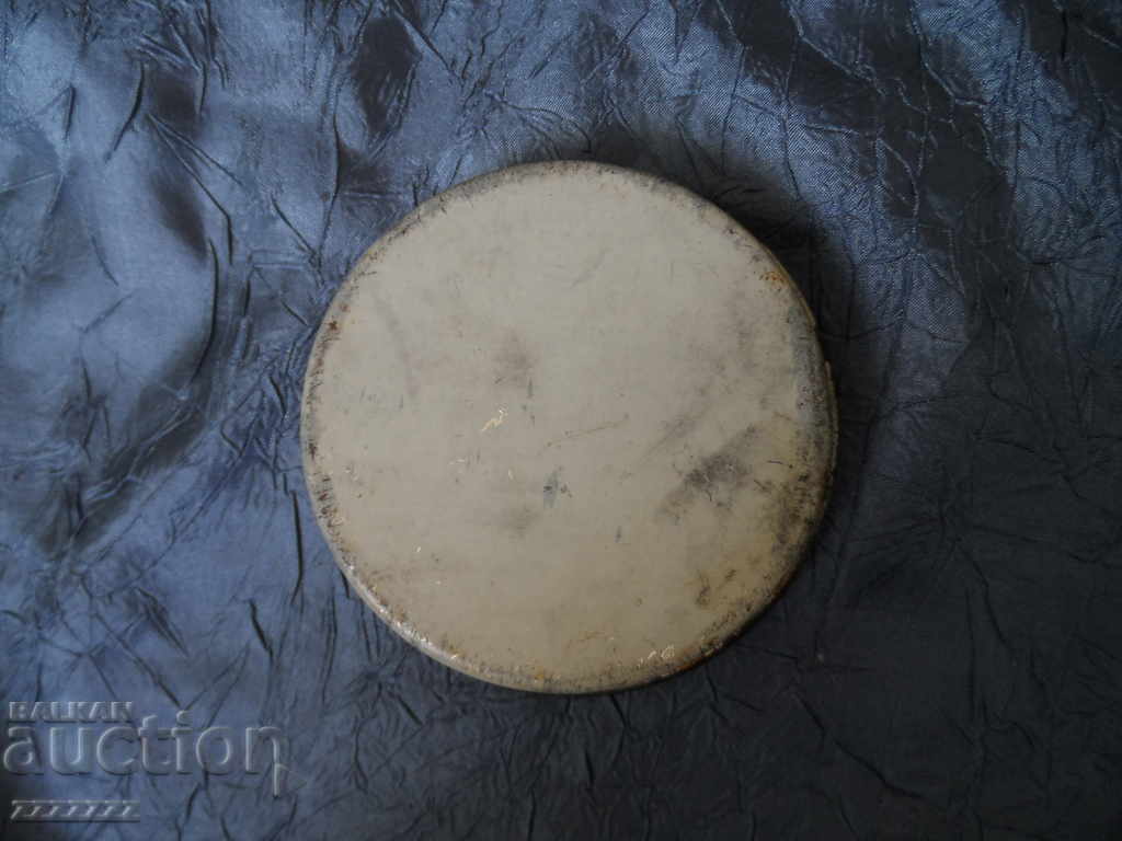 old metal box with price 5.00 BGN | € 2.56 old metal box with price 5.00 BGN | € 2.56