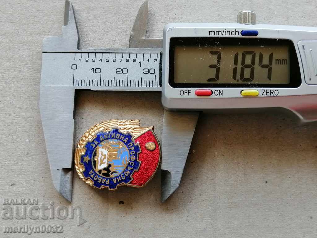 Auction Badge with enamel medal badge Auction Badge with enamel medal badge