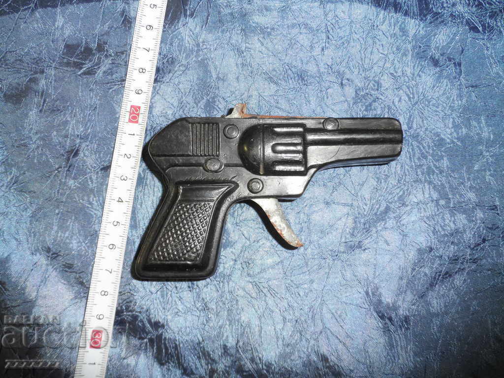 Pistol de buzunar retro, jucărie, pentru copii cu preț 15.00 BGN | € 7.67 Pistol de buzunar retro, jucărie, pentru copii cu preț 15.00 BGN | € 7.67