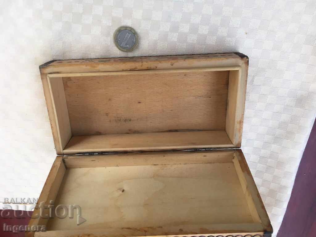 Auction BOX OF OLD WOOD Auction BOX OF OLD WOOD