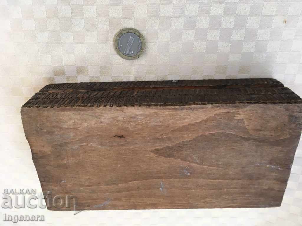 BOX OF OLD WOOD - 5 BOX OF OLD WOOD - 5