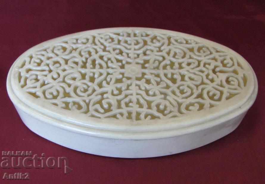 Auction 50s Antique Bakelite Jewelry Box Auction 50s Antique Bakelite Jewelry Box