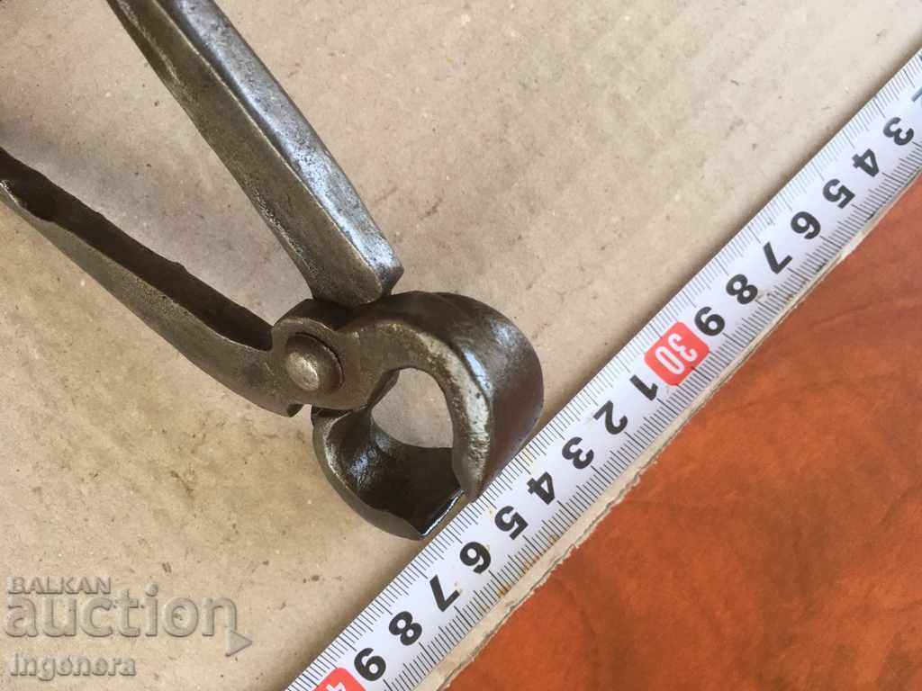 Auction  PLIERS TOWER TOOL