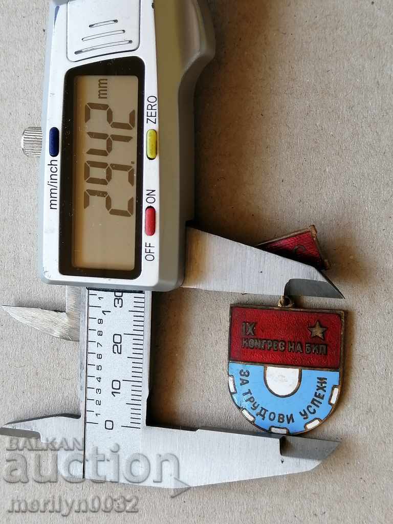 Delivery of CPC Award Badge For Work Good Luck Medal Badge Delivery of CPC Award Badge For Work Good Luck Medal Badge