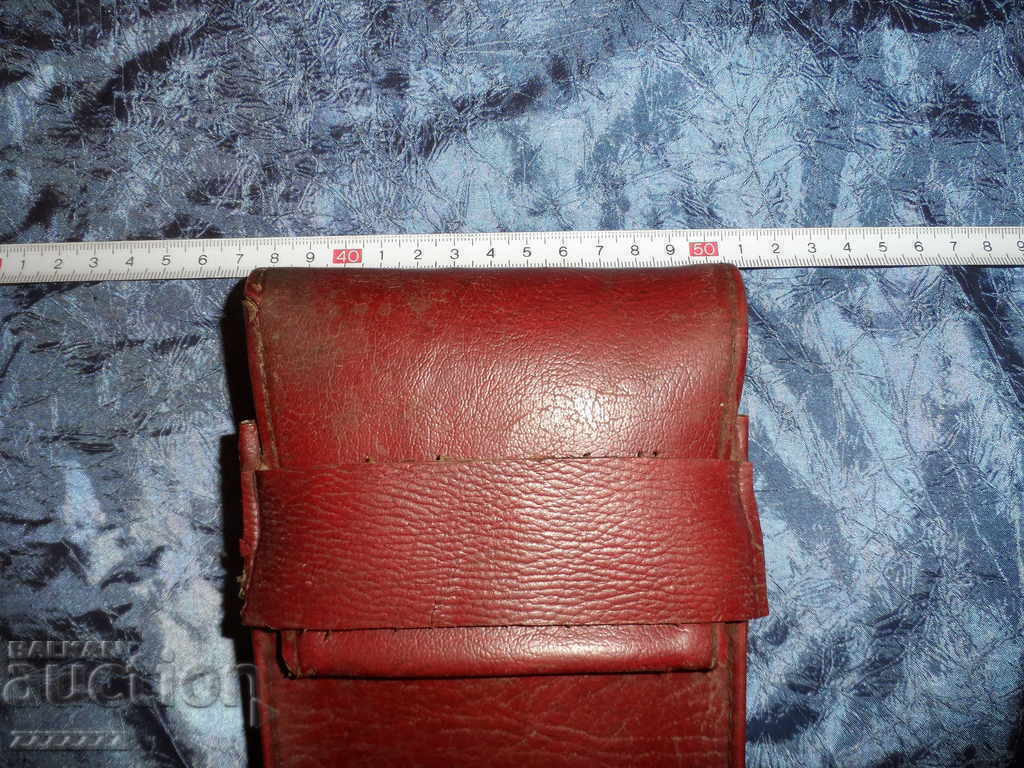 Μια μεγάλη, παλιά δερμάτινη θήκη. με τιμή 45.00 BGN | € 23.01 Μια μεγάλη, παλιά δερμάτινη θήκη. με τιμή 45.00 BGN | € 23.01