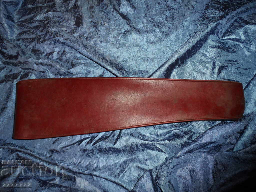 Μια μεγάλη, παλιά δερμάτινη θήκη. - 7 Μια μεγάλη, παλιά δερμάτινη θήκη. - 7