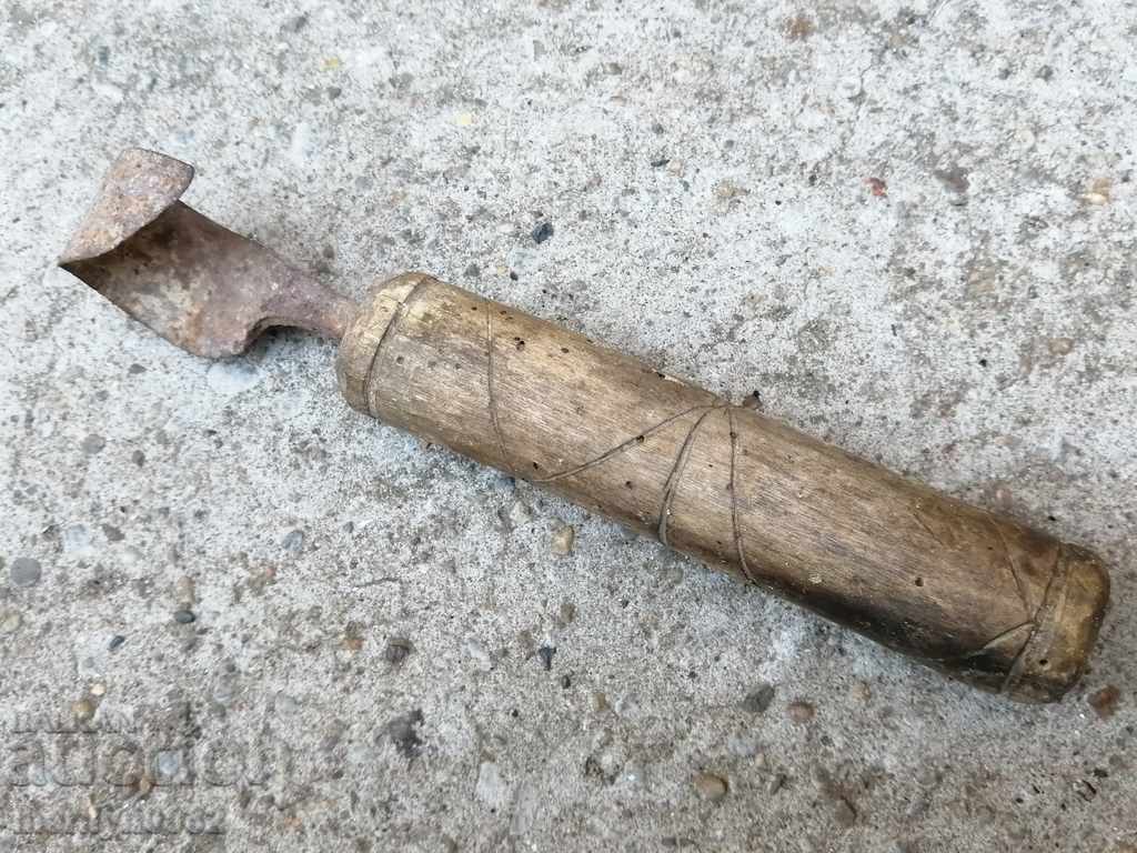 Delivery of Chop knife for hoeing digs wooden spoons Delivery of Chop knife for hoeing digs wooden spoons