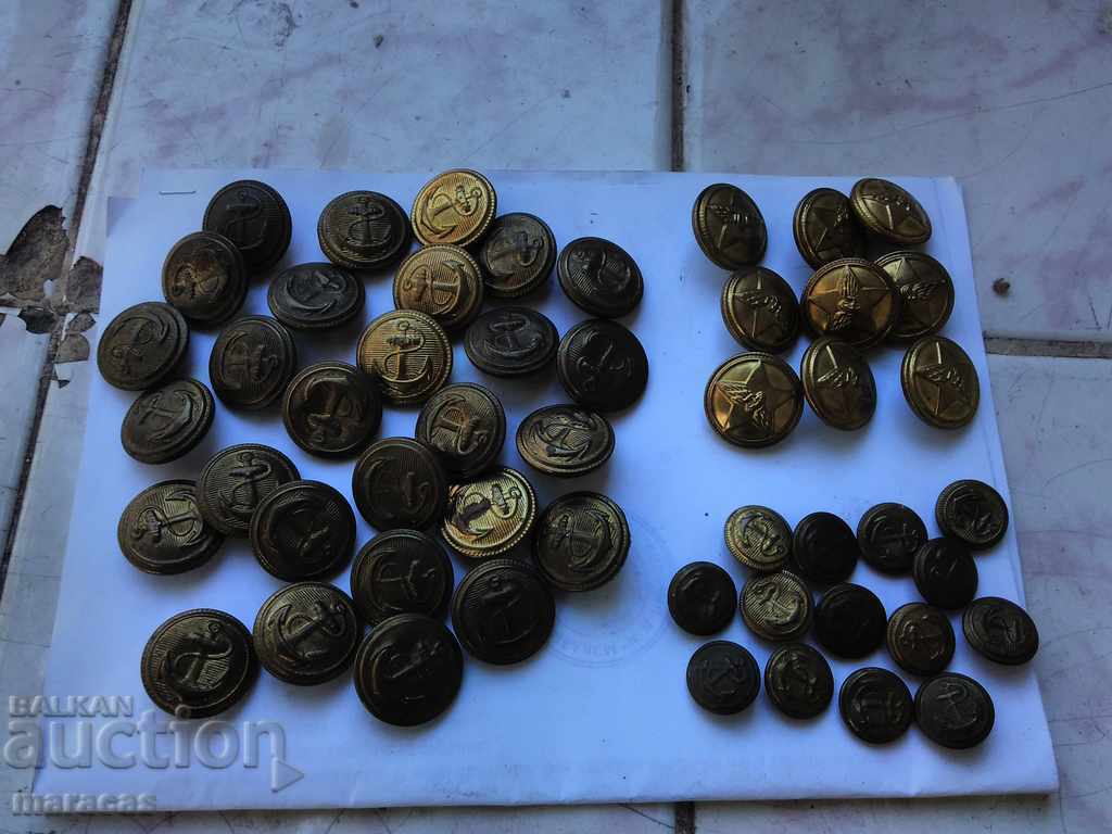 Стари копчета за военни униформи