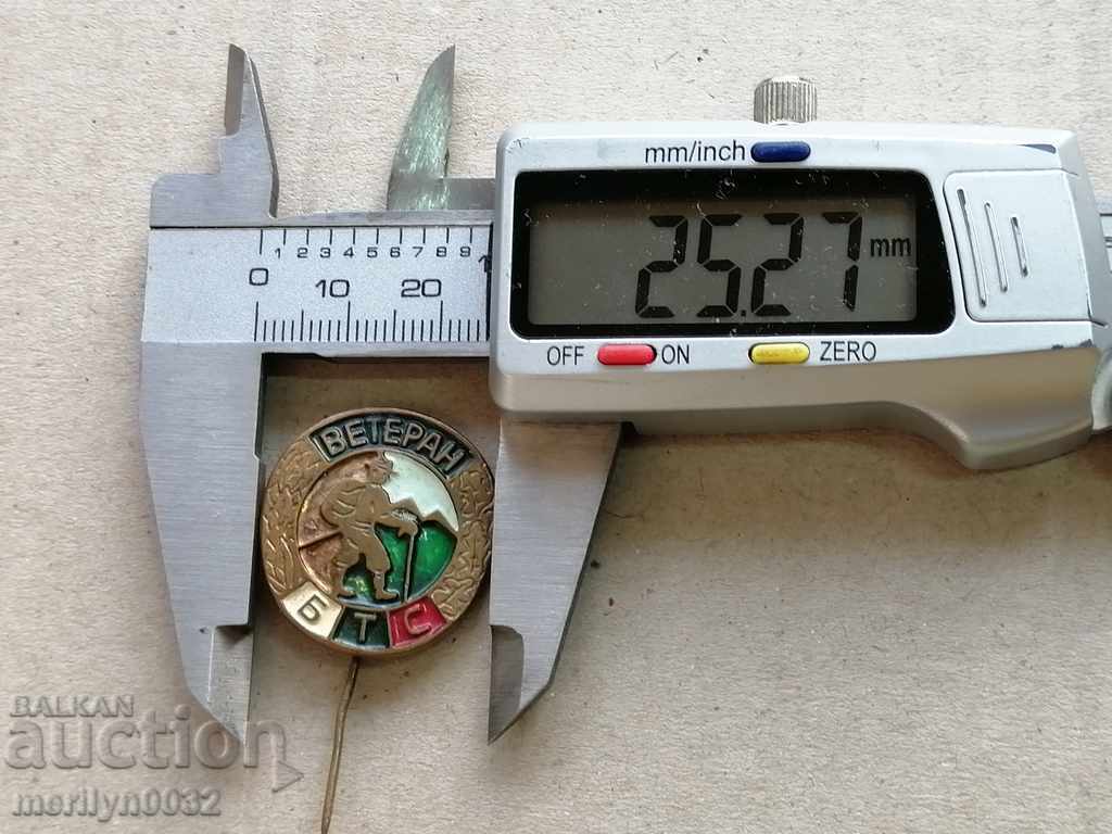 Auction Veteran BTS Medal Badge Medal Badge Auction Veteran BTS Medal Badge Medal Badge