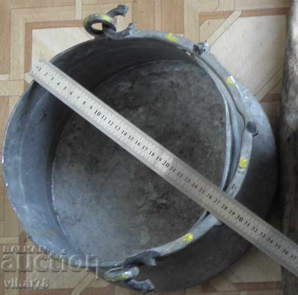 TWO-LOT BOTTLE, KALIDISAN BOILER WITH A WALKER - 5 TWO-LOT BOTTLE, KALIDISAN BOILER WITH A WALKER - 5