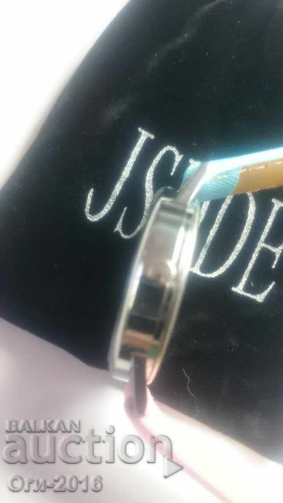 Delivery of Fashion watch Delivery of Fashion watch