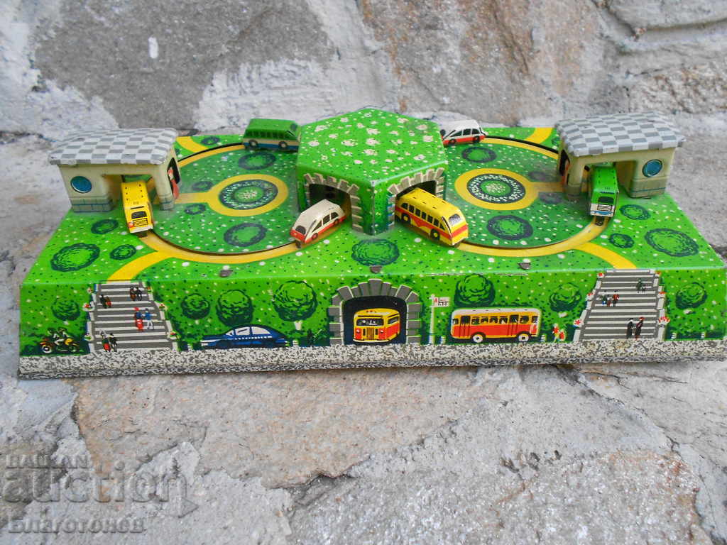 Delivery of An old tin toy Delivery of An old tin toy