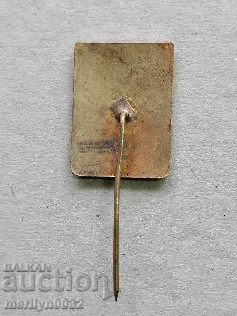 Auction  Breeder Climber Medal Badge