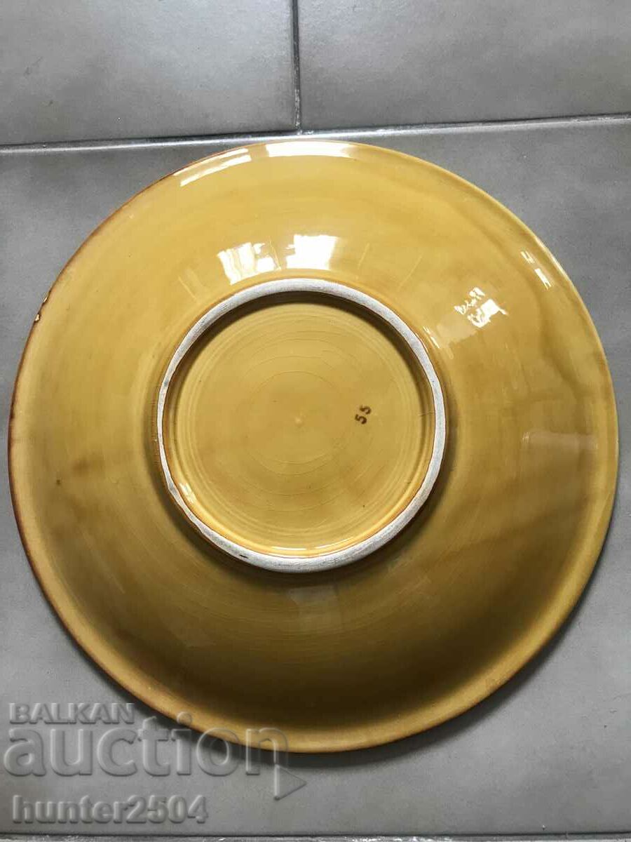 Auction Plate, hand painted, diameter 25.5 cm. Auction Plate, hand painted, diameter 25.5 cm.