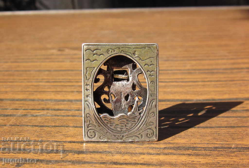 Antique silver photo frame with a nautical motif, hallmarked with price 70.00 BGN | € 35.79 Antique silver photo frame with a nautical motif, hallmarked with price 70.00 BGN | € 35.79