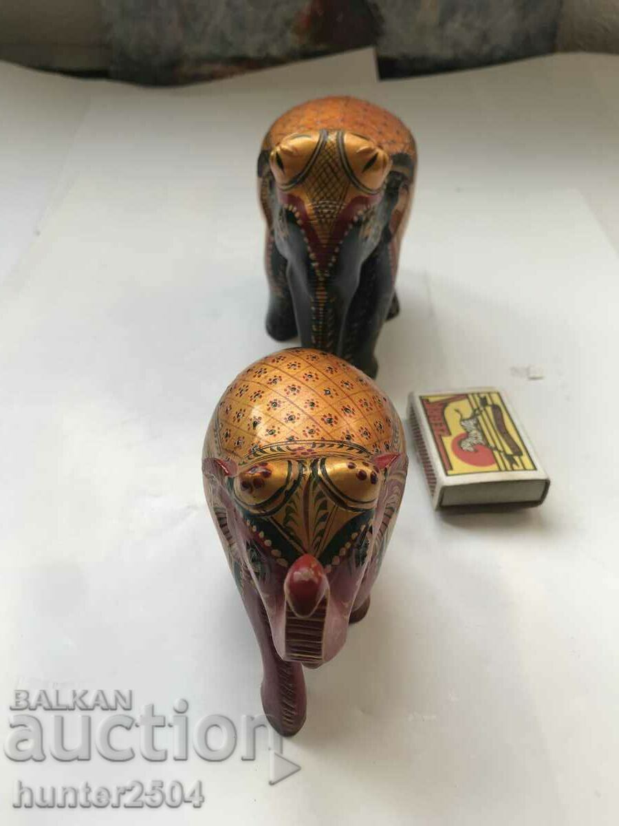 Auction Wooden elephants, painted, India Auction Wooden elephants, painted, India