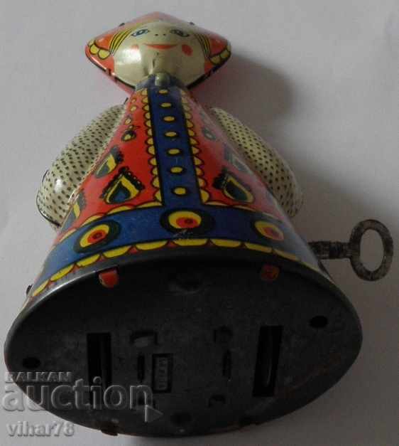 Delivery of Laminated wind-up toy Matryoshka Delivery of Laminated wind-up toy Matryoshka