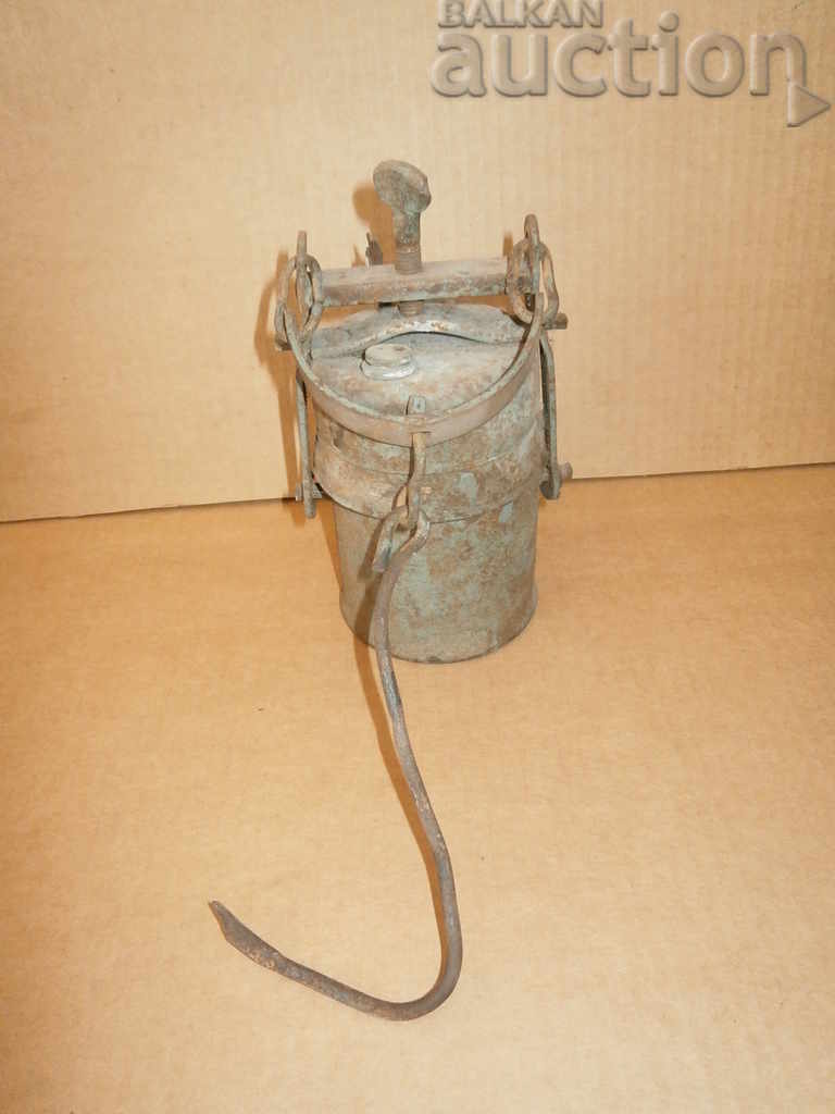 Delivery of Old carbide lamp Delivery of Old carbide lamp