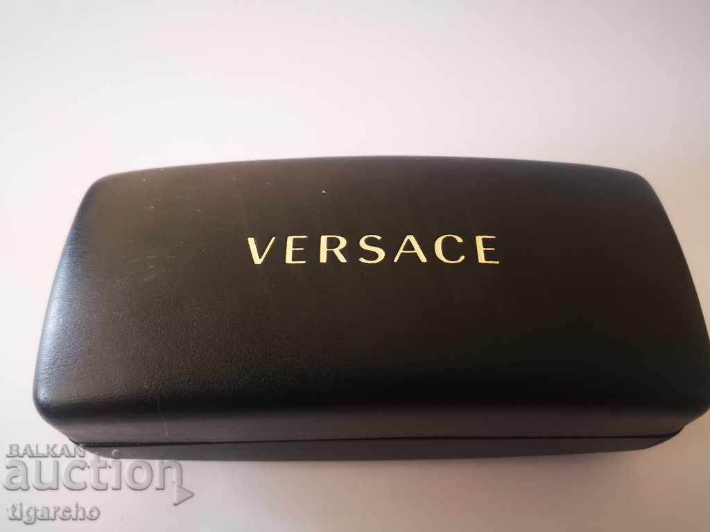 Livrarea Cutie pentru ochelari VERSACE