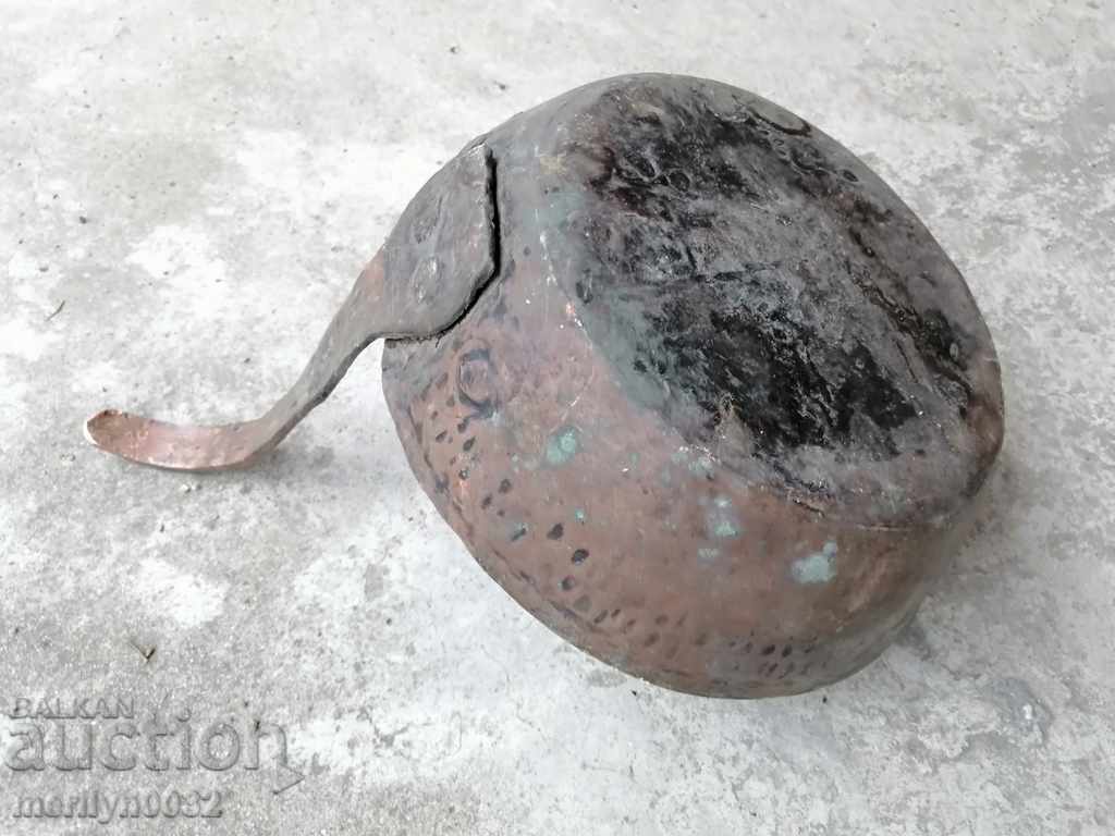 An old copper pan, a baker, a tray, a copper pot with price 69.00 BGN | € 35.28 An old copper pan, a baker, a tray, a copper pot with price 69.00 BGN | € 35.28