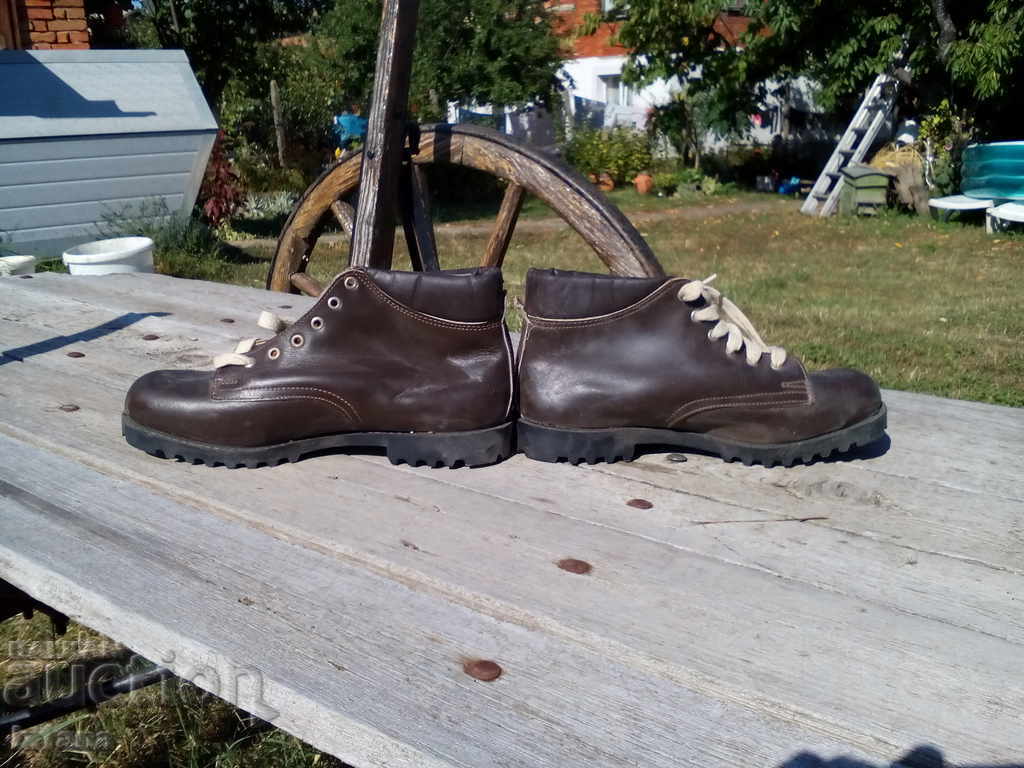 Auction Old Sportprom Shoes Auction Old Sportprom Shoes