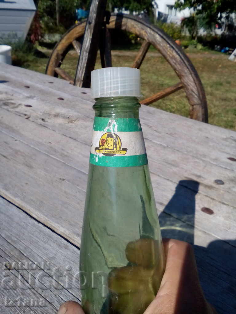Auction An old bottle, bottled by Bulgarkonserv Auction An old bottle, bottled by Bulgarkonserv