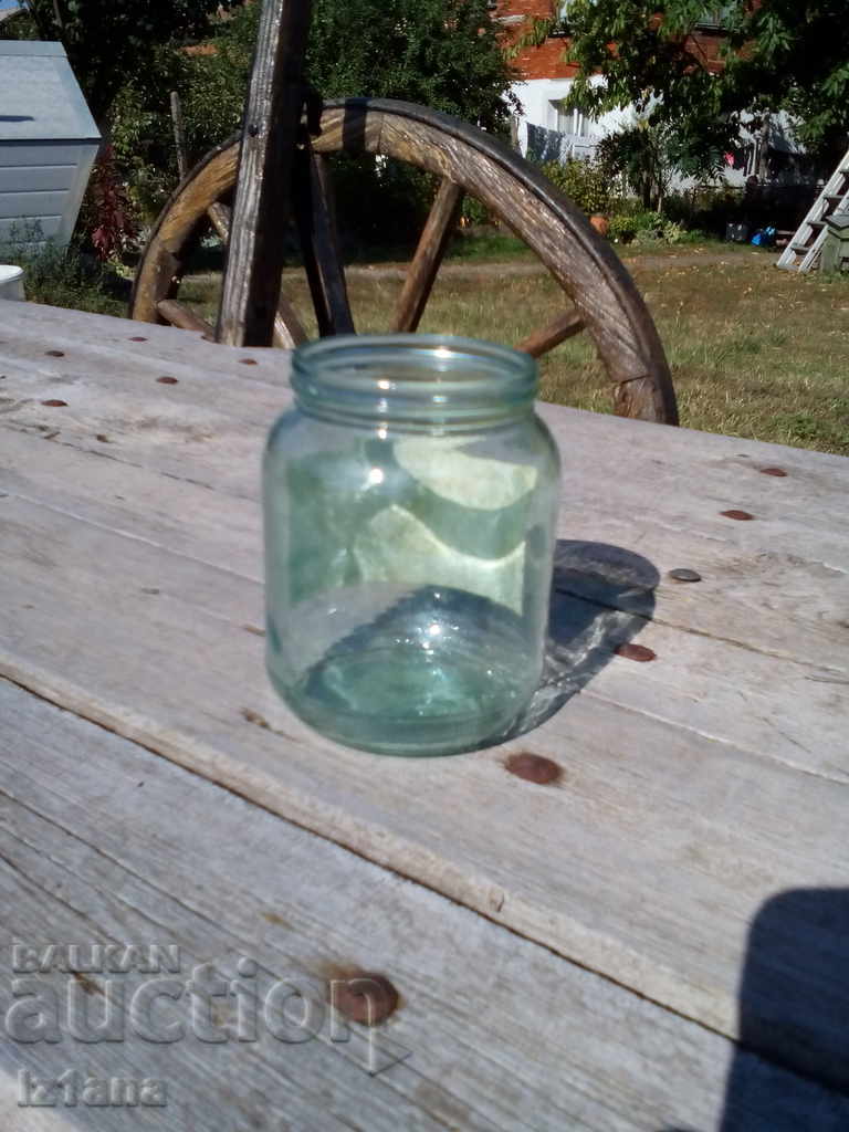 Стар буркан от Стерилизирана Бамя с цена 5.00 лв. | € 2.56 Стар буркан от Стерилизирана Бамя с цена 5.00 лв. | € 2.56