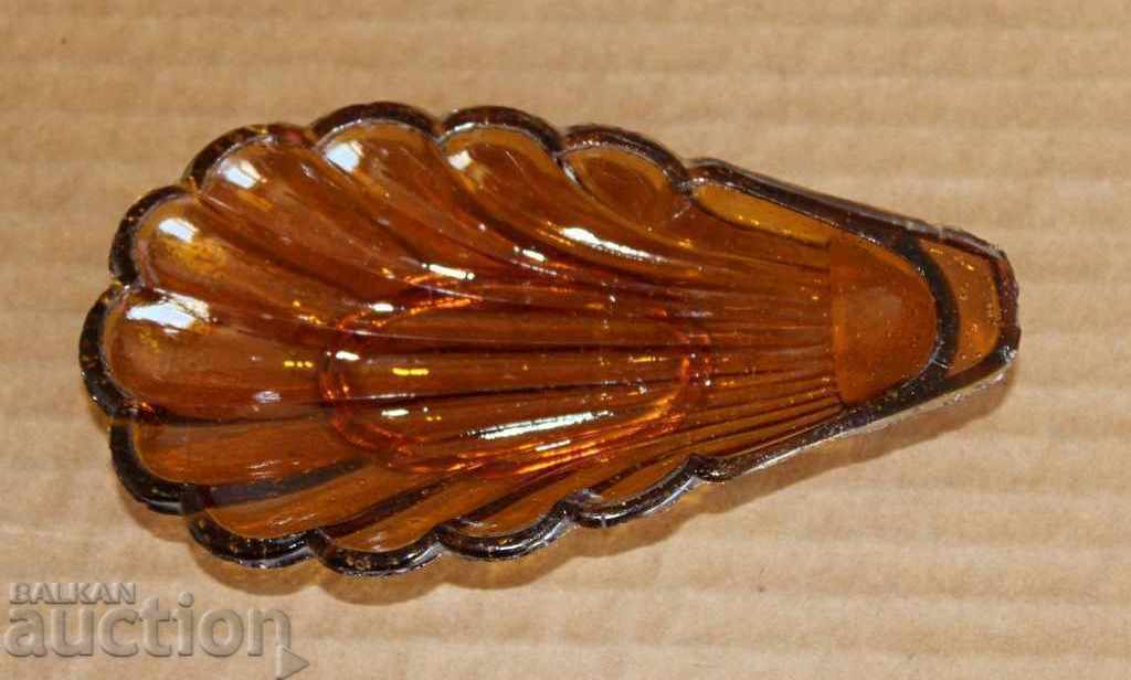 Licitație .NACH. PLACĂ DE JAM DE STICLĂ CHORBADJICA din secolul XX Licitație .NACH. PLACĂ DE JAM DE STICLĂ CHORBADJICA din secolul XX