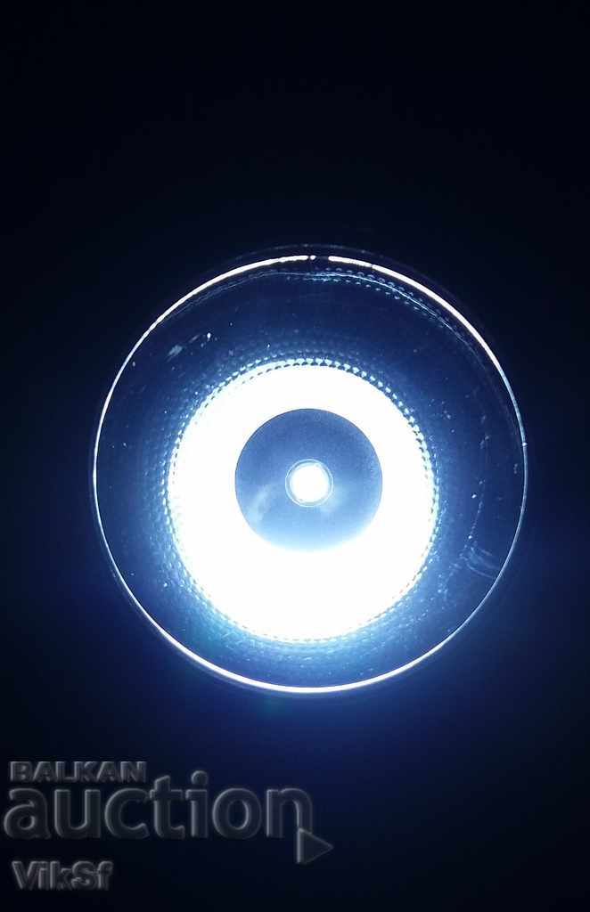 YAJIA YJ-2823 Rechargeable LED Flashlight - 5