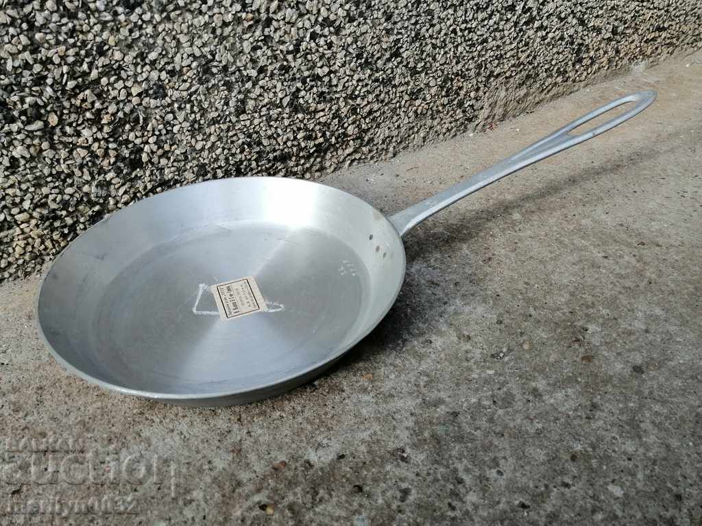 Auction Old 1946 aluminum pan labeled kitchenware Auction Old 1946 aluminum pan labeled kitchenware