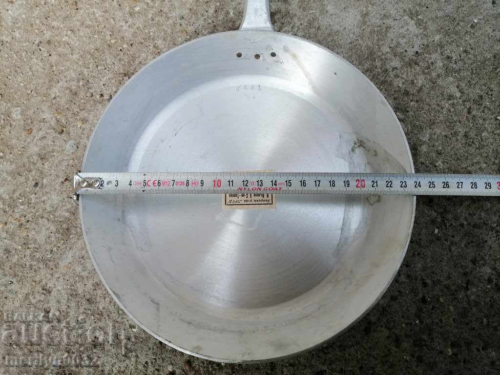 Old 1946 aluminum pan labeled kitchenware - 6 Old 1946 aluminum pan labeled kitchenware - 6
