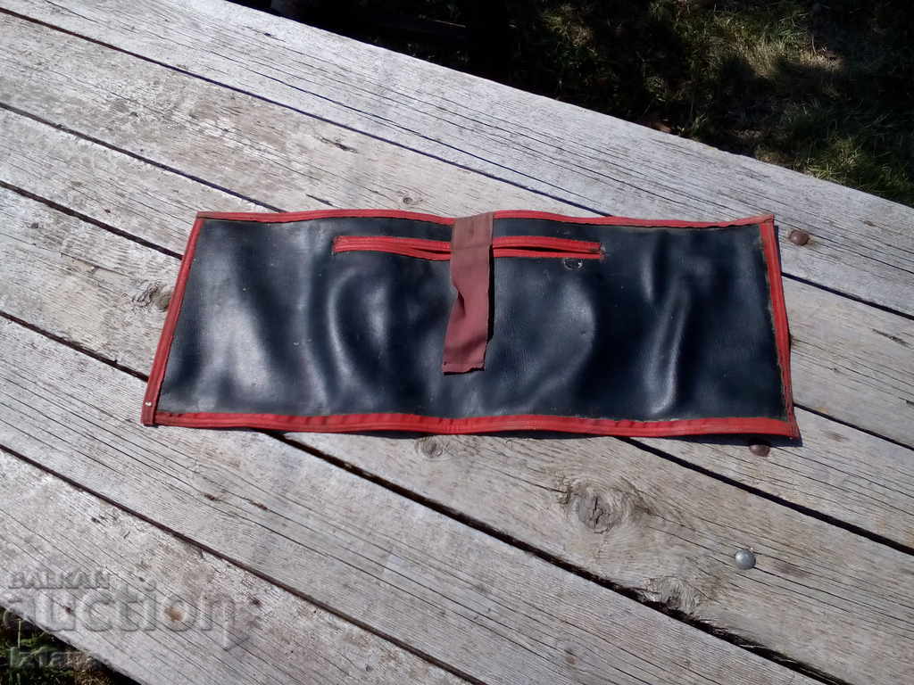 Auction Old car case Auction Old car case