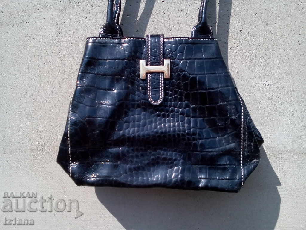Handbag with price 5.00 BGN | € 2.56 Handbag with price 5.00 BGN | € 2.56