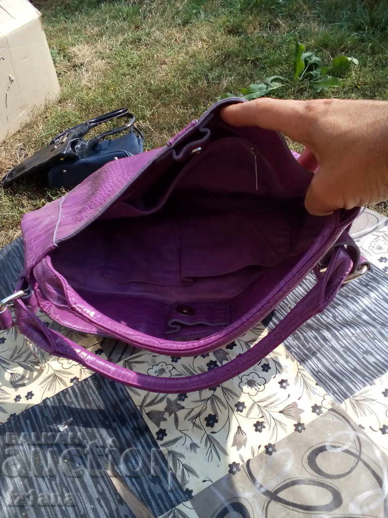 Delivery of Handbag Delivery of Handbag