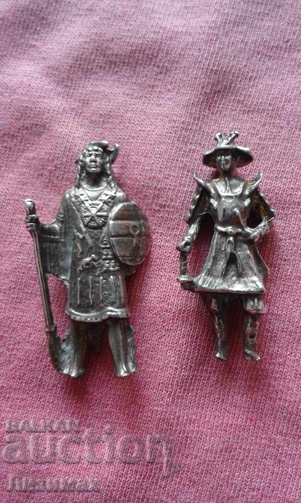 Delivery of metal figurines Delivery of metal figurines