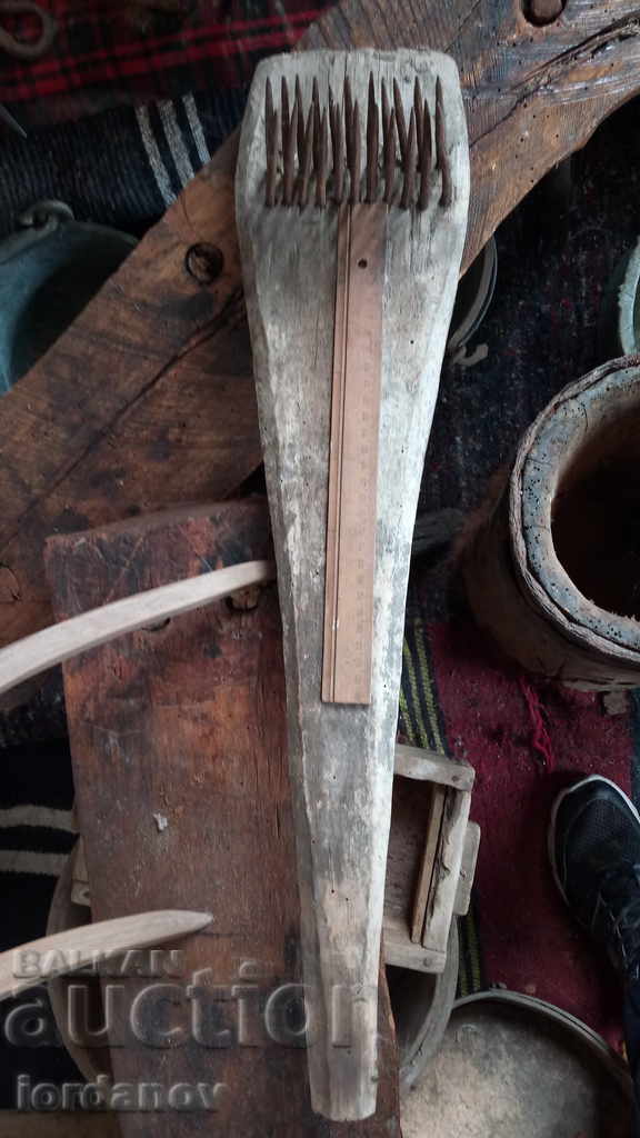 Delivery of Old gift - clingy