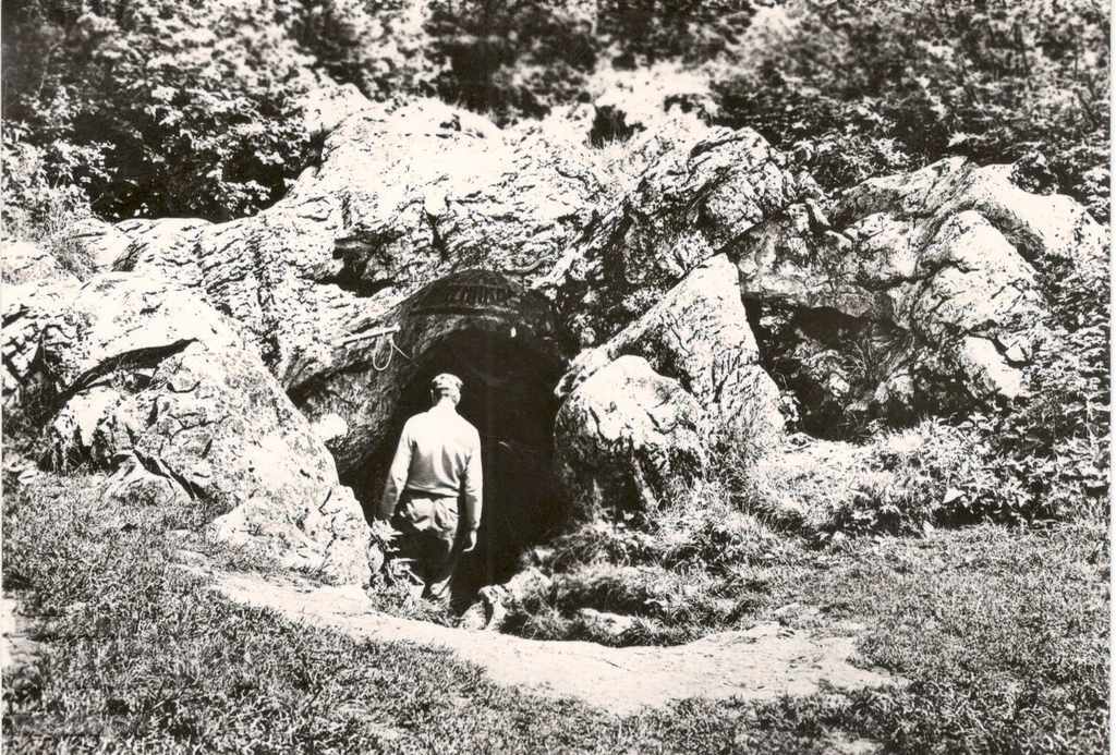 Old postcard - Vratsa, Entrance of Ledenika Cave