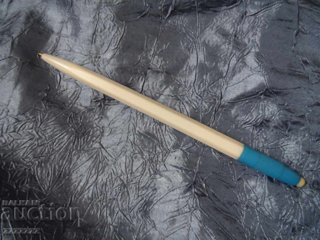 Παράδοση ένα παλιό πλαστικό στυλό Παράδοση ένα παλιό πλαστικό στυλό