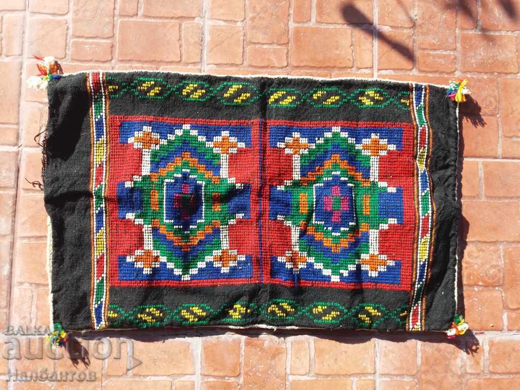OLD EMBROIDED COVER Cushion
