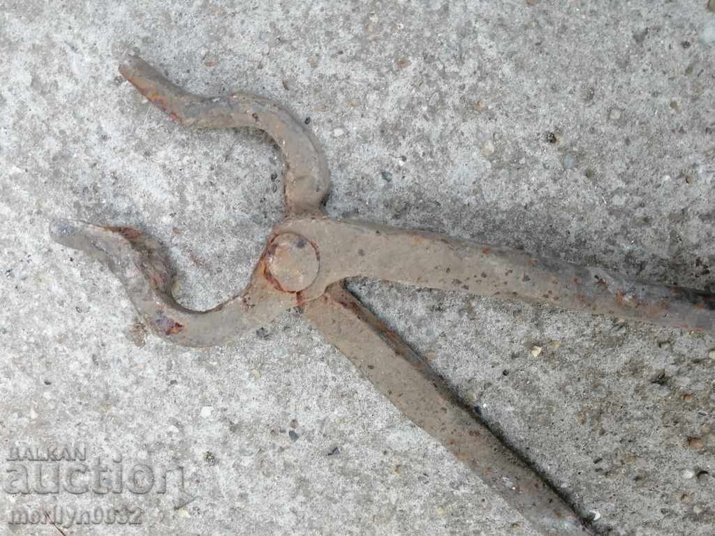 Forging pliers wrought iron tool with price 66.00 BGN | € 33.75 Forging pliers wrought iron tool with price 66.00 BGN | € 33.75
