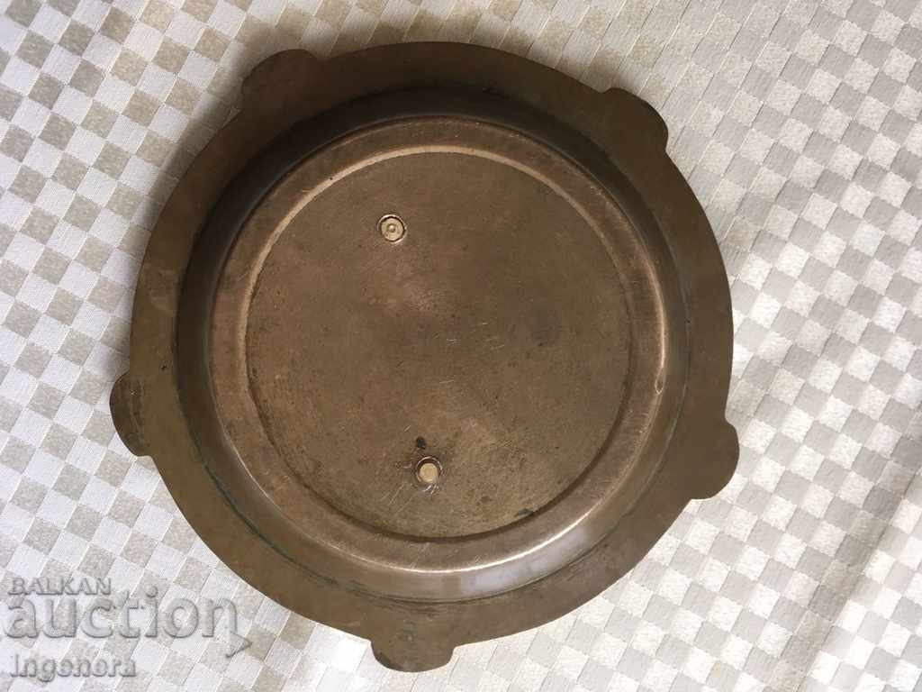 Ashtray large relief bronze, brass-950 gr - 6 Ashtray large relief bronze, brass-950 gr - 6