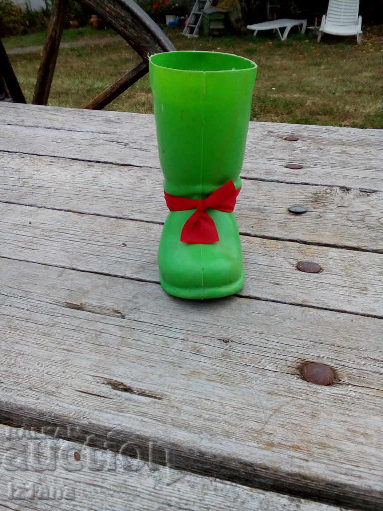 Delivery of Old plastic boot Delivery of Old plastic boot