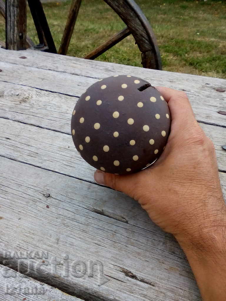 Delivery of Old ceramic piggy bank Delivery of Old ceramic piggy bank