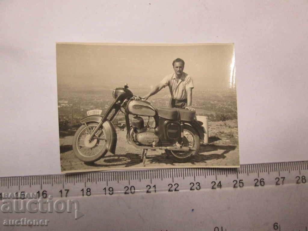 OLD PHOTO MOTOR MOTORCYCLE with price 5.00 BGN | € 2.56 OLD PHOTO MOTOR MOTORCYCLE with price 5.00 BGN | € 2.56