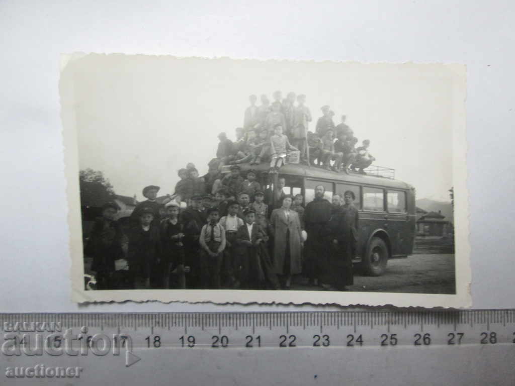 OLD PHOTOGRAPHY OF THE KOSTENETS BUS EXCURSION1938 with price 5.00 BGN | € 2.56 OLD PHOTOGRAPHY OF THE KOSTENETS BUS EXCURSION1938 with price 5.00 BGN | € 2.56
